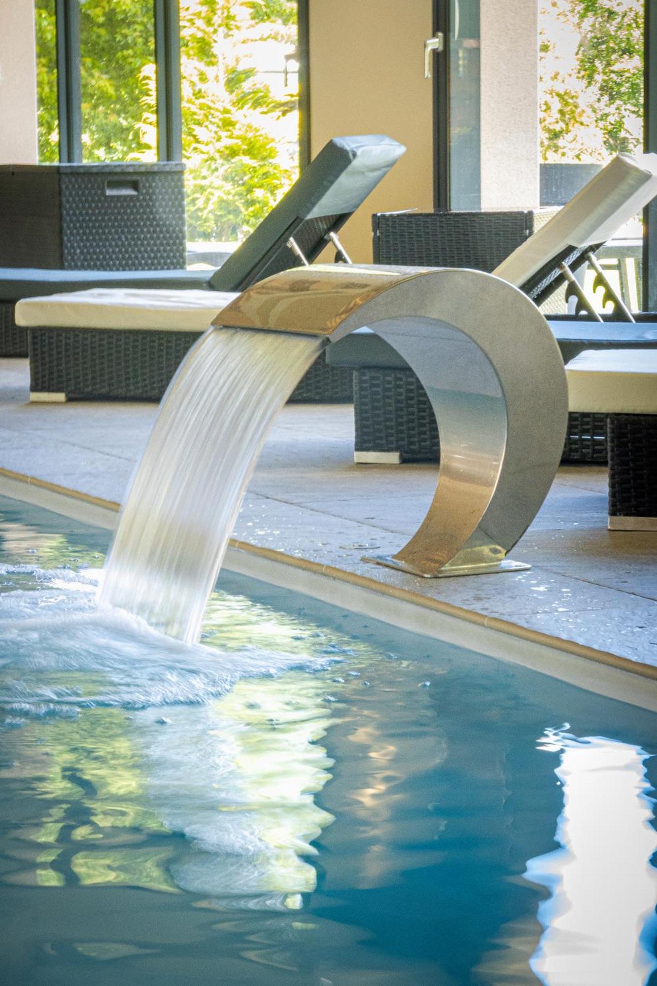 Logis Hotel Le Regal & Spa Saint-Die-des-Vosges Екстериор снимка
